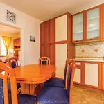 2 Bedroom Awesome In