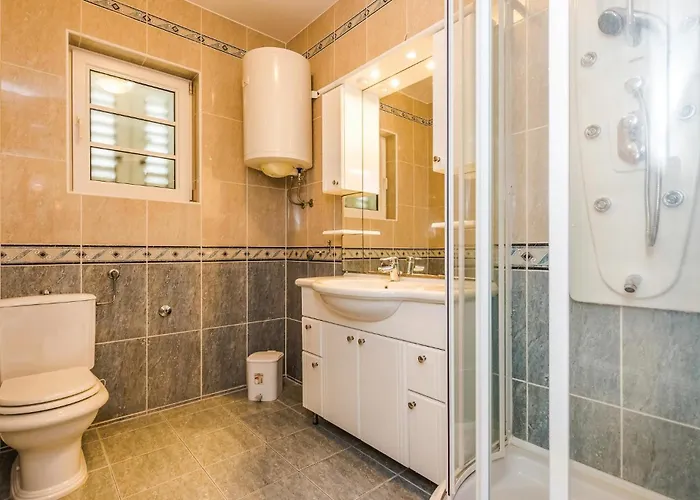 Apartman 2 Bedroom Awesome In *