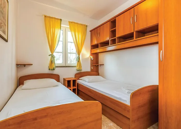 Apartman 2 Bedroom Awesome In Banjol