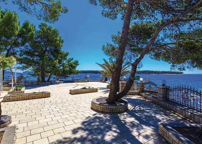 2 Bedroom Awesome In Banjol