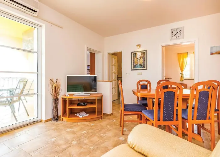 Apartman 2 Bedroom Awesome In Banjol
