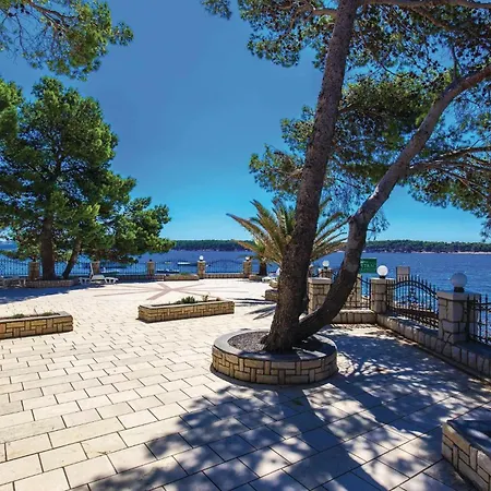 2 Bedroom Awesome In Banjol