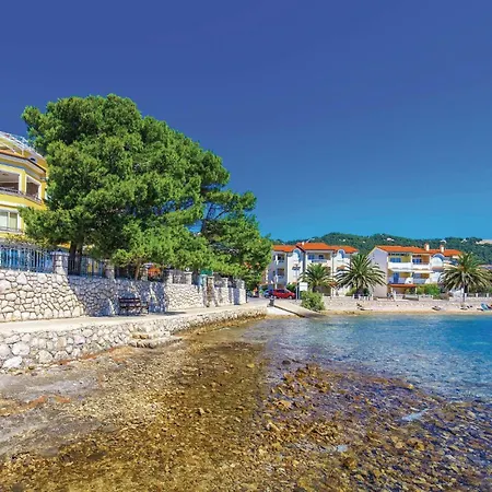 Appartamento 2 Bedroom Awesome In Banjol