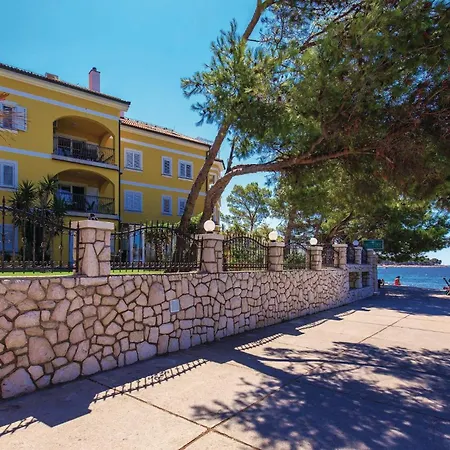 Appartamento 2 Bedroom Awesome In *