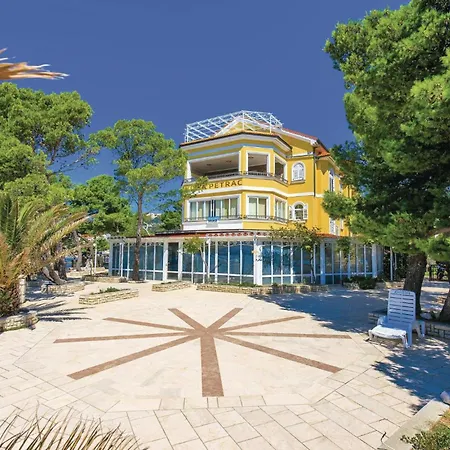 Appartamento 2 Bedroom Awesome In Banjol