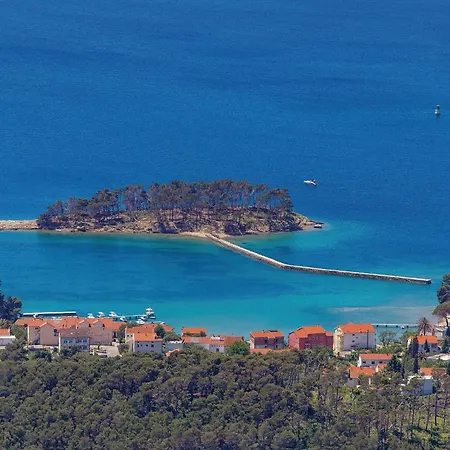 2 Bedroom Awesome In Appartamento Banjol