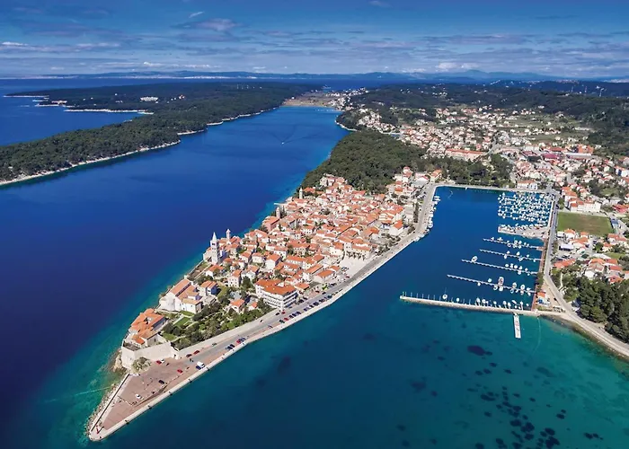 2 Bedroom Awesome In Lägenhet